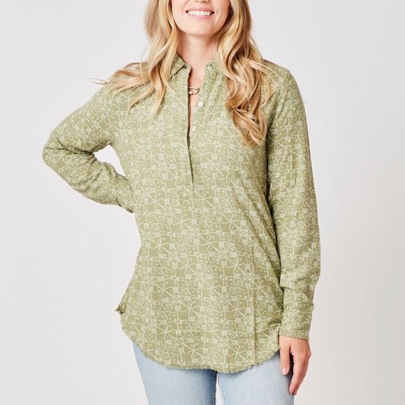 Carve Designs Women's Sawyer Twill Long Sleeve Top in Olive Bandana Green - Picture 1 of 10